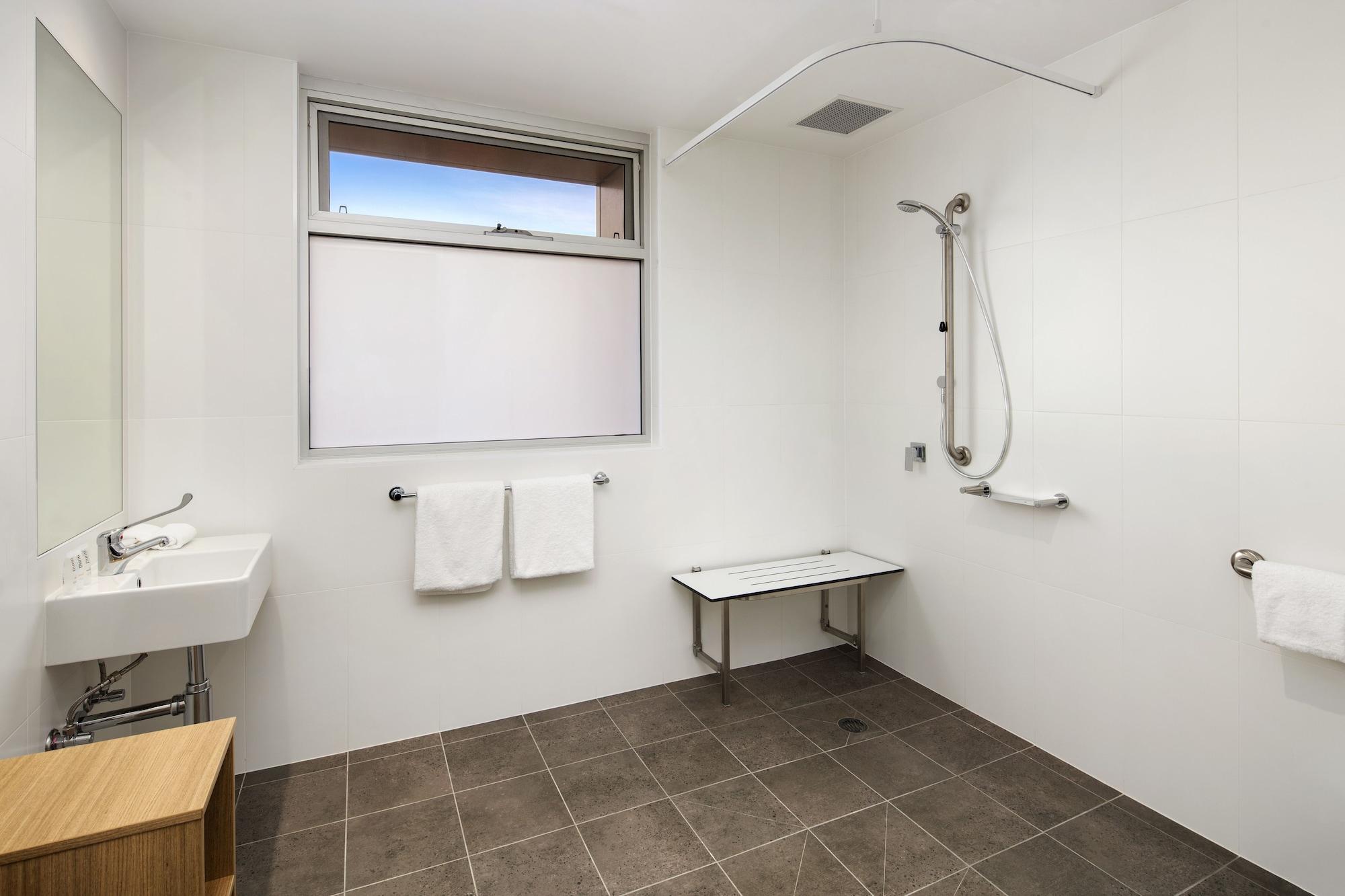 Quest Port Adelaide Aparthotel Bagian luar foto